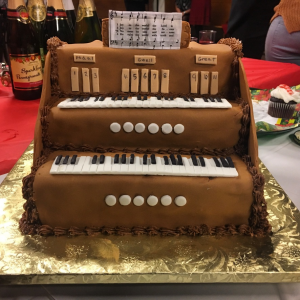 cake in the shape of a musical organ